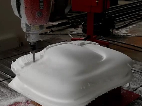 五軸數(shù)控雕刻機切割泡沫 3D 汽車模具 五軸數(shù)控雕刻機切割泡沫 3D 汽車模具