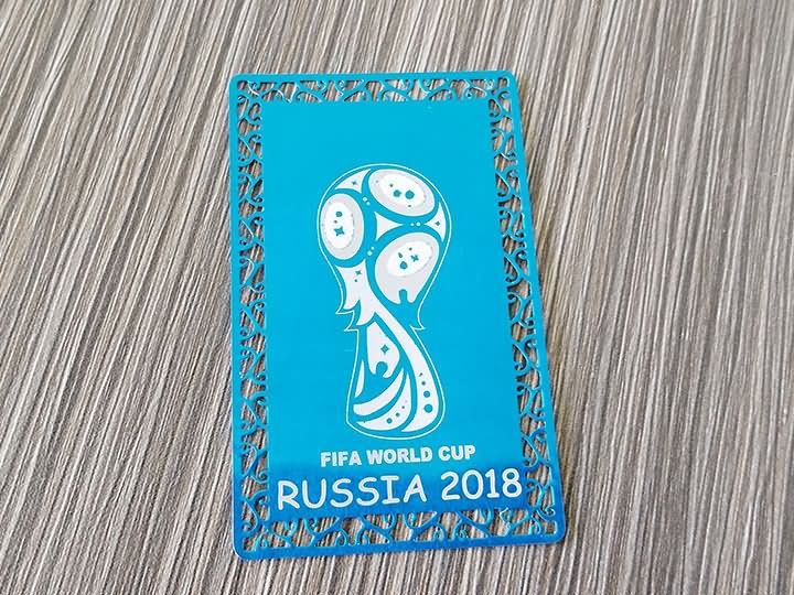 2018 年 FIFA 世界杯徽標鍍鋅鋁板激光雕刻機 2018 年 FIFA 世界杯徽標鍍鋅鋁板激光雕刻機