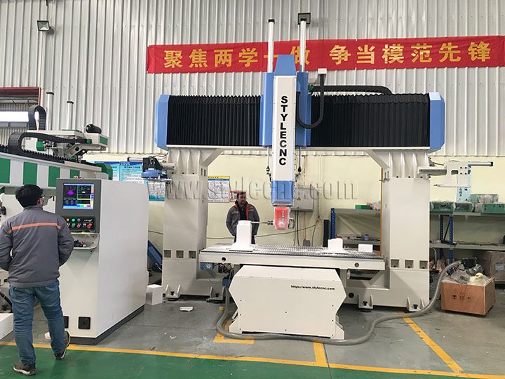 為美國(guó)客戶提供五軸數(shù)控雕刻機(jī) 為美國(guó)客戶提供五軸數(shù)控雕刻機(jī)