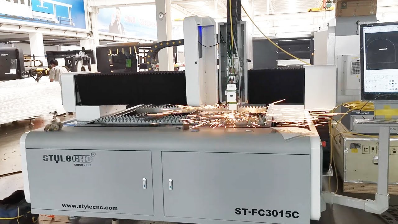 3000W 光纖激光切割工作臺(tái)切割 6m米 不銹鋼 3000W 光纖激光切割工作臺(tái)切割 6m米 不銹鋼